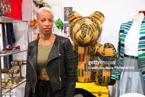 La créatrice de mode Myriam Maxo avec son ours en peluche géant au salon 'Who's Next' le 5 septembre 2015, Paris, France.