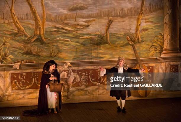 Eléonore Pancrazi et Christian Hecq interprètent 'La Fée Urgèle' sur scène lors d'un gala à l'Opéra Comique pour célébrer son 300e anniversaire, le...