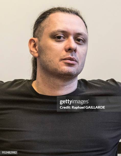 Portrait de l'écrivain russe Mikhaïl Elizarov, auteur du roman 'les Ongles' aux éditions Serge Safran le 10 janvier 2016 à Paris, France.