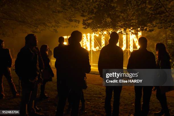 Extinction', une Installation du collectif Encore Heureux au Square Claude Bernard lors de 'Nuit Blanche 2015', 3 octobre 2015, Paris, France.