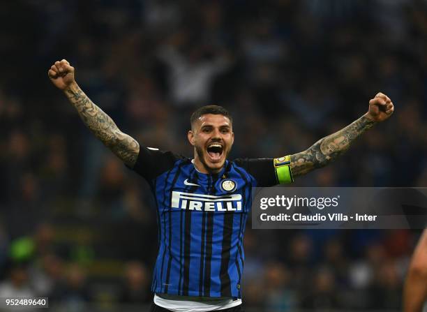 Mauro Icardi of FC Internazionale celebrates after scoring the goal during the serie A match between FC Internazionale and Juventus at Stadio...
