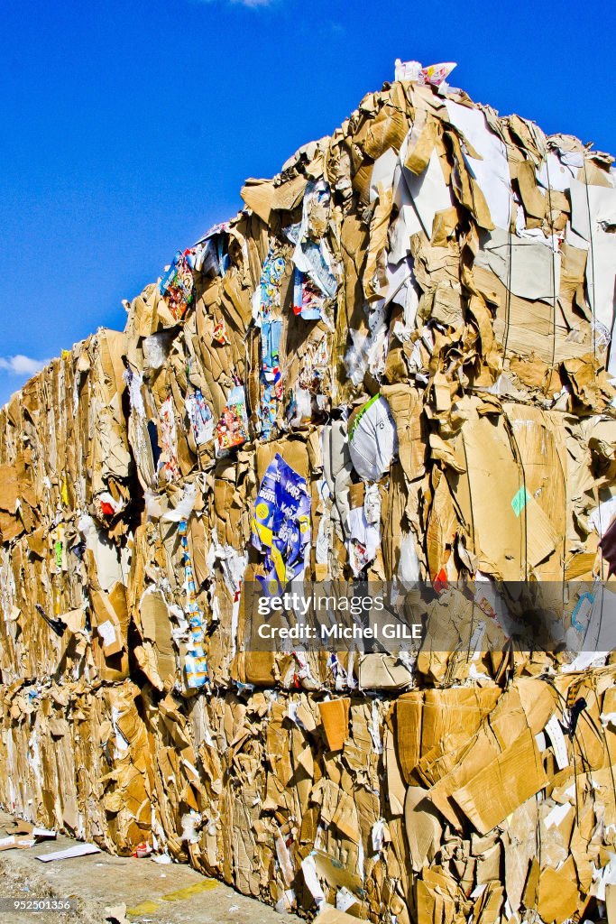 Balles De Cartons R cup r s Pour tre Recycler 5 Mars 2015 France balles-de-cartons-r-cup-r-s-pour-tre-recycler-5-mars-2015-france