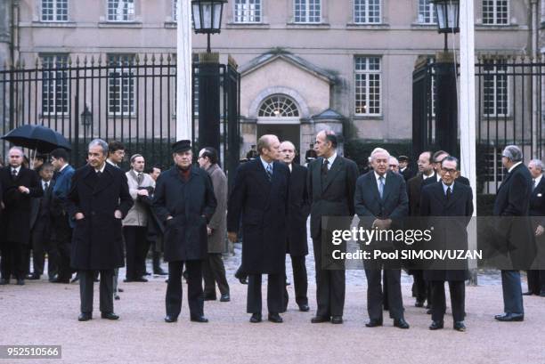 Helmut Schmidt, Gerald Ford, Valery Giscard d'Estaing et Henry Kissinger lors du sommet de Rambouillet en novembre 1975, France.