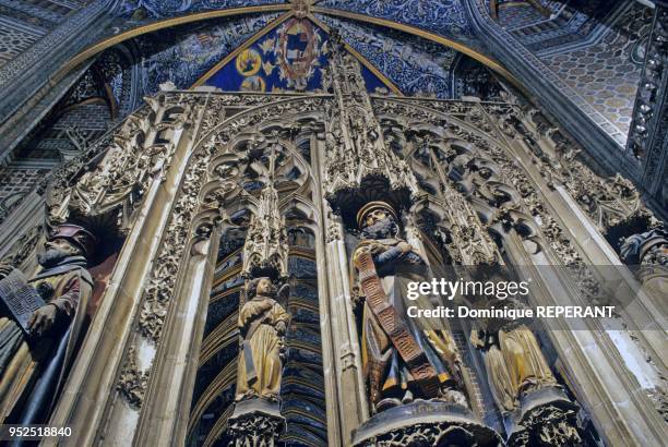 La ville d'Albi, vue interieure de la cathedrale Sainte-Cecile, detail exterieur de la cloture du choeur et de sa statuaire polychrome...