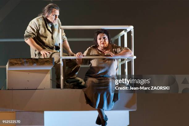 La soprano russe Elena Pankratova et le basse allemand Christof Fischesser dans « Elektra » de Richard Strauss, une tragédie en un acte d'après le...