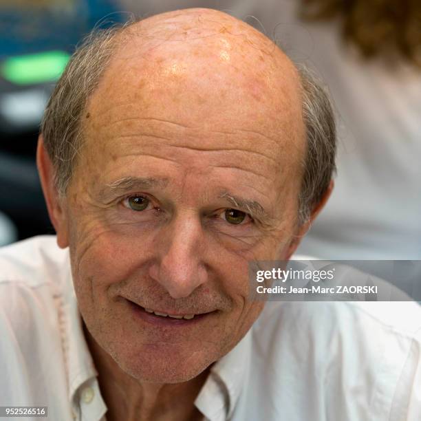 Portrait du médecin et explorateur français, connu pour ses expéditions en Arctique, Jean-Louis Étienne, à l'occasion de la 35e Foire du Livre, à...