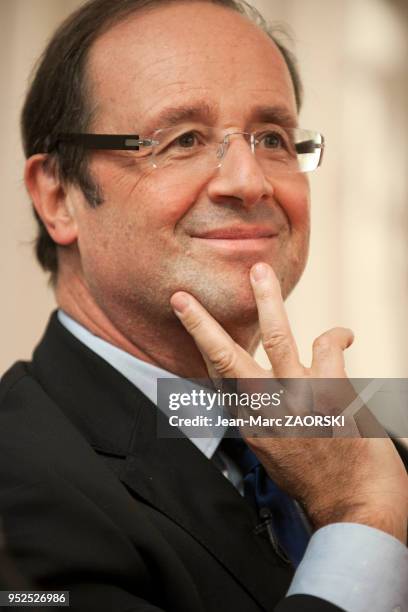 François Hollande, homme politique français, Président du conseil général de la Corrèze et ancien Premier secrétaire du Parti socialiste, à...