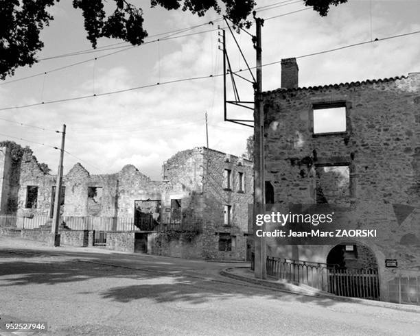 Les ruines du village martyr, le 10 septembre 2001, Oradour-sur-Glane, France. Ce nom d'Oradour-Sur-Glane, commune francaise situee dans le...