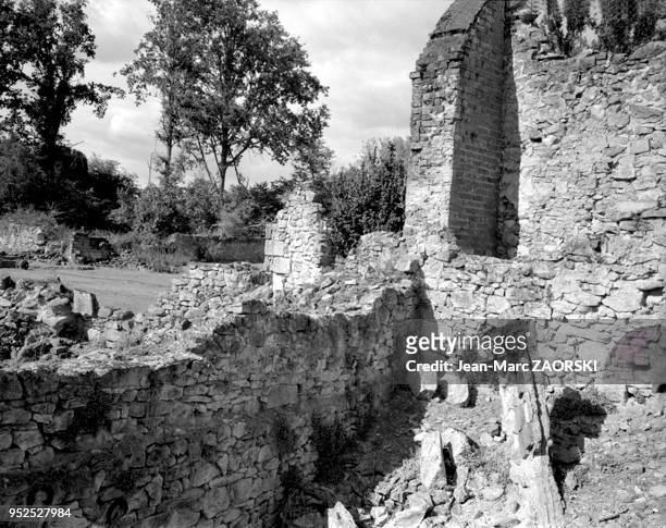 Les ruines du village martyr, le 10 septembre 2001, Oradour-sur-Glane, France. Ce nom d'Oradour-Sur-Glane, commune francaise situee dans le...