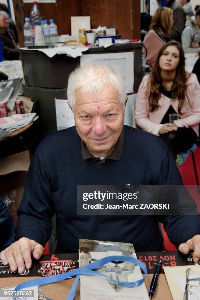 Denis Tillinac , ecrivain journaliste et editeur francais, lors de la 32eme foire du livre de Brive, a Brive la Gaillarde en France le 10 novembre...