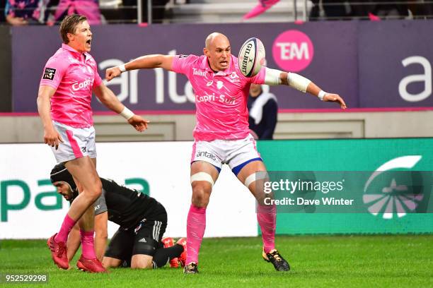 Sergio Parisse of Stade Francais Paris celebrates his try during the French Top 14 match between Stade Francais and Brive at Stade Jean Bouin on...