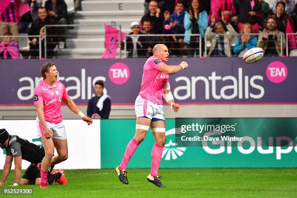 Sergio Parisse of Stade Francais Paris celebrates his try during the French Top 14 match between Stade Francais and Brive at Stade Jean Bouin on...