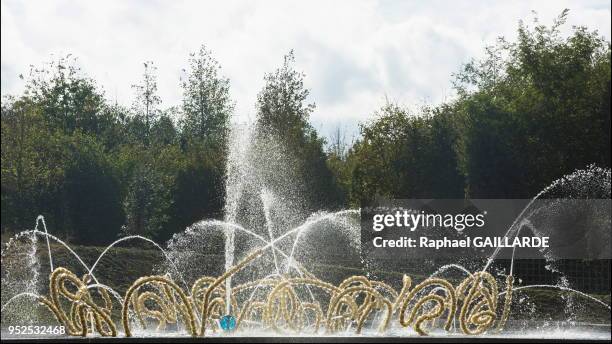 Ensemble de trois sculptures fontaine, qui transcrive d'une façon allégorique les danses de Louis XIV, le 9 octobre 2014, Versailles, France....