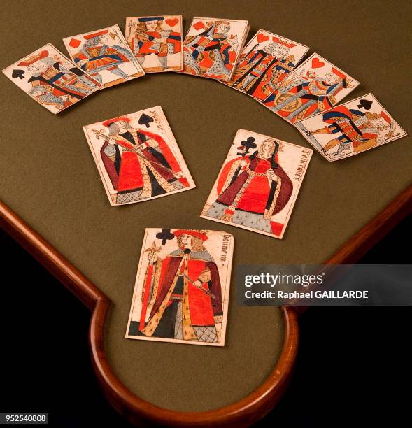 Figure d'Histoire au musée de la carte à jouer le 4 septembre 2014 à issy les Moulineaux, France. Trois figures de cartes lyonnaises de la fin du XVe...