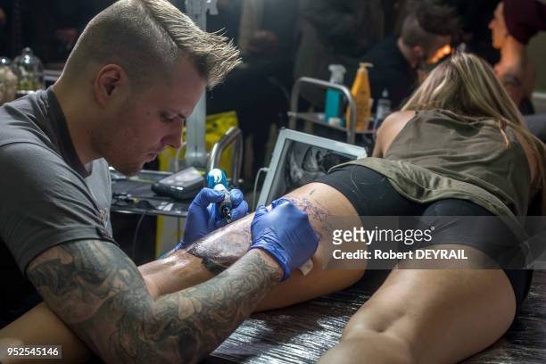 Le 18ème salon du tatouage réunissant 180 tatoueurs le 7 février 2015 à l'espace Double Mixte de Villeurbanne, France.