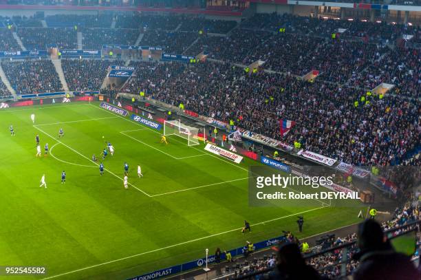 Le Parc OL le 9 janvier 2016, Décines, France. Avec 59 500 places, il répond aux éxigences de l'UEFA et peut postuler à l'organisation d'une finale...