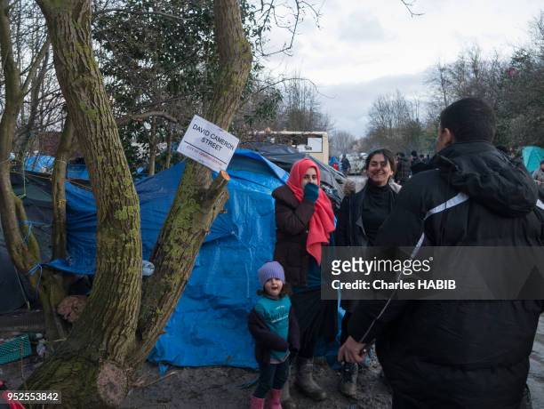 Affiche indiquant 'David Cameron street', rue David Cameron, camp de réfugiés, le 16 février 2016, Dunkerque, France.