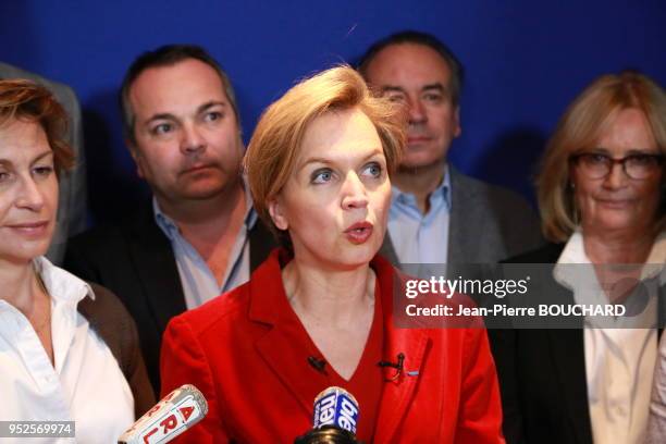 Virginie Calmels et ses colistiers de la Gironde au soir des résultats des élections régionales pour la région Aquitaine Limousin Poitou-Charentes,...