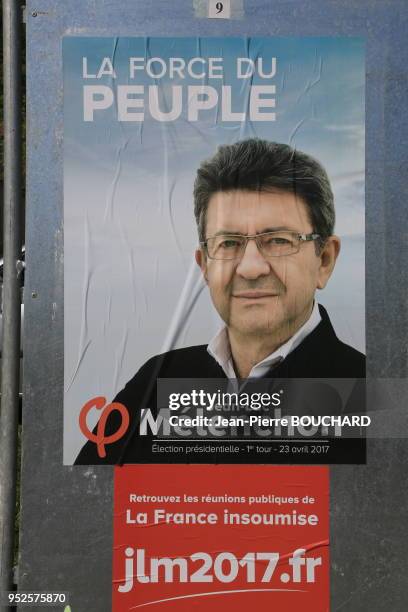 Affiche électorale de Jean-Luc Mélenchon pour l?élection présidentielle 2017 devant la mairie d?un village de Gironde, 13 avril 2017, France.