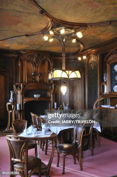 251 Salle Ecole Stock Photos, High-Res Pictures, and Images - Getty Images