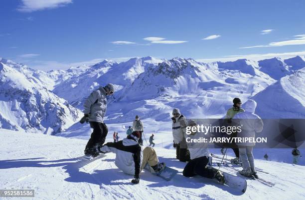 Surfeurs sur pistes, domaine skiable Espace Killy, slopes, Espace Killy ski area, Val d Isere et Tignes, departement Savoie, region Rhone-Alpes,...