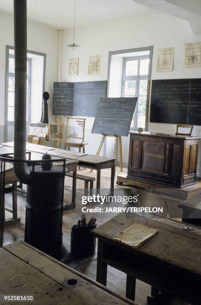 Salle de classe, ancienne ecole, Montrol-Senard, Monts de Blond, departement Haute-Vienne, region Limousin, France classroom, old school,...