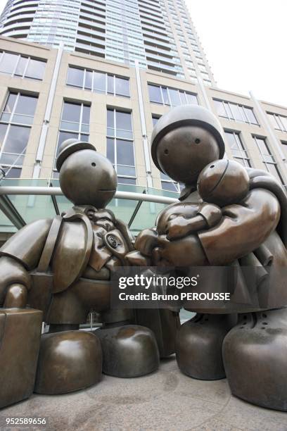 "Immigrant Family", bronze sculpture by Tom Otterness at the corner of Yonge Street and Lakeshore Drive.