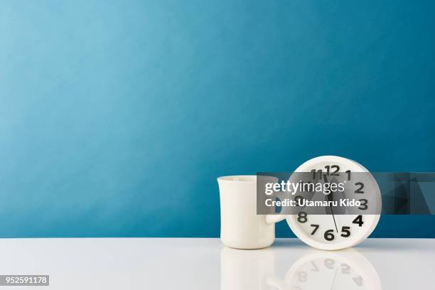 lunch time. - pausa para café imagens e fotografias de stock