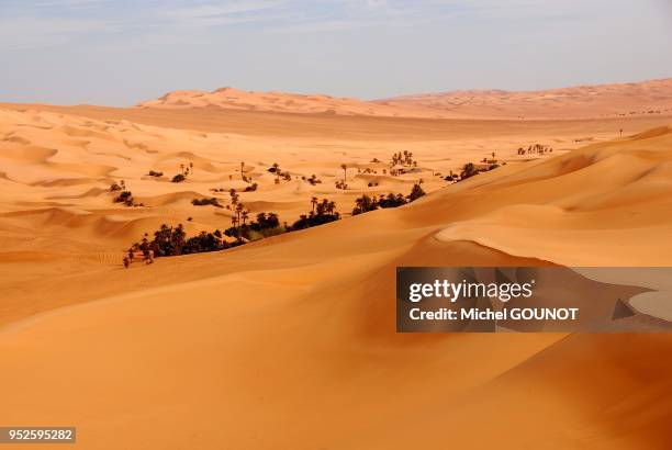 Paysages de dunes du desert de l'Erg Ubari dans le sud de la Libye.