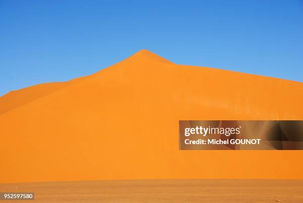 Paysages de dunes du desert de l'Erg Ubari dans le sud de la Libye.