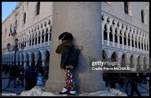 Déguisement, place Saint-Marc, carnaval de Venise, Italie.