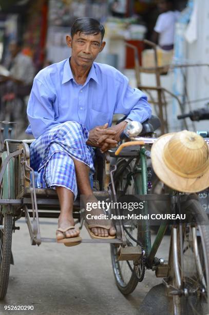 Family On Rickshaw Photos and Premium High Res Pictures - Getty Images