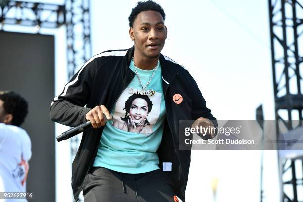 Sob Rapper Singer Slimmy Photos et images de collection - Getty Images