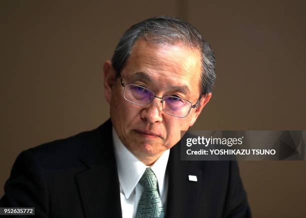 Satoshi Tsunakawa, PDG de Toshiba, lors d'une conférence de presse annonçant les résultats financiers de l'entreprise avec une perte de près de 6,3...