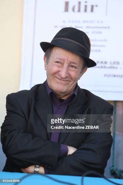 Le chanteur, auteur-compositeur-interprète et musicien algérien de musique kabyle Idir le 6 novembre 2015, lors de son retour dans sa région natale à...