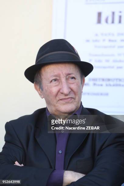 Le chanteur, auteur-compositeur-interprète et musicien algérien de musique kabyle Idir le 6 novembre 2015, lors de son retour dans sa région natale à...