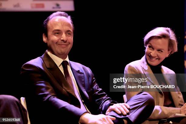 Virginie Calmels et Jean-Christophe Lagarde lors du meeting de la droite et du centre le 10 décembre 2015 à Pessac pour les élections régionales de...