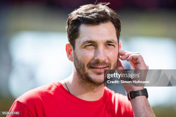 Head coach Sandro Schwarz of Mainz looks on during the Bundesliga match between 1. FSV Mainz 05 and RB Leipzig at Opel Arena on April 28, 2018 in...