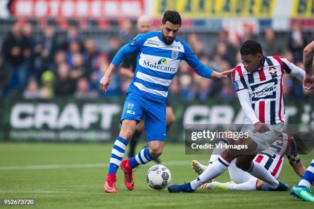 Youness Mokhtar of PEC Zwolle, Giliano Wijnaldum of Willem II, Freek Heerkens of Willem II during the Dutch Eredivisie match between PEC Zwolle and...