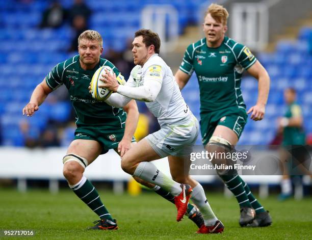 Brad Barritt of Saracens in action during the Aviva Premiership match between London Irish and Saracens at Madejski Stadium on April 29, 2018 in...