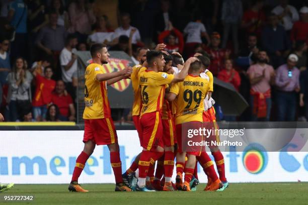 Players of Benevento Calcio celebrate the 3-3 goal scored by Bacary Sagna during the serie A match between Benevento Calcio and Udinese Calcio at...