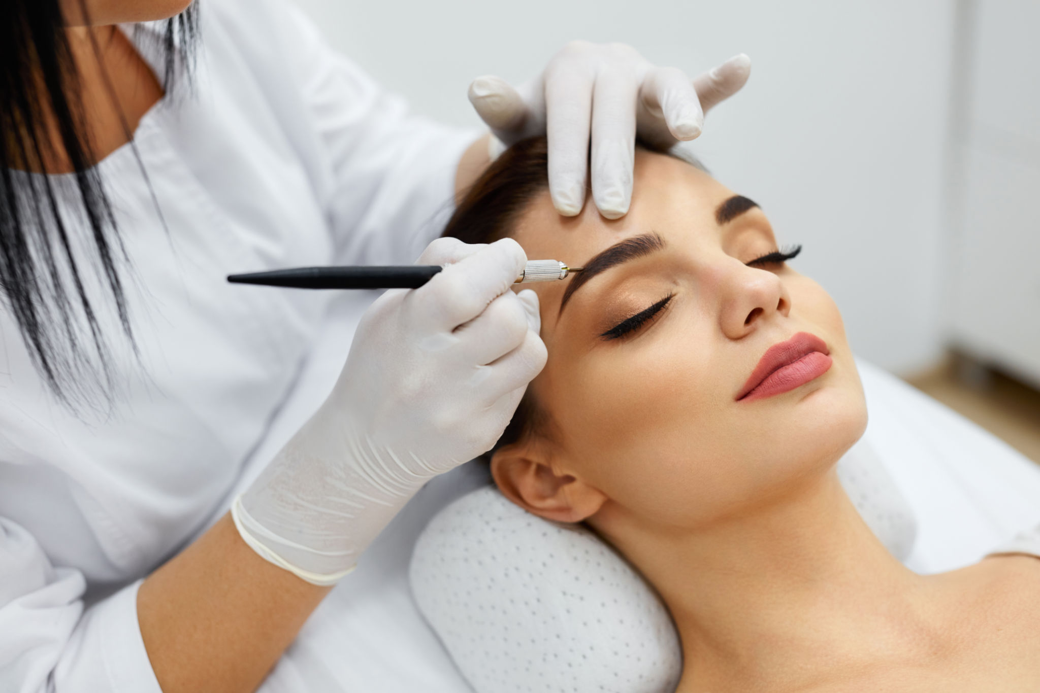 eyebrow tattooing