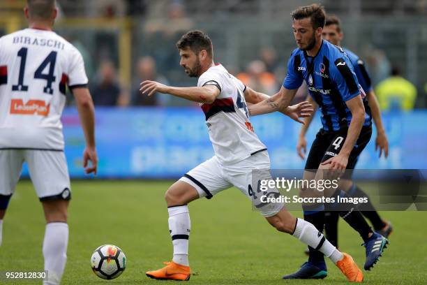 Miguel Veloso of Genua, Bryan Cristante of Atalanta during the Italian Serie A match between Atalanta Bergamo v Genoa at the Stadio Atleti Azzurri d...