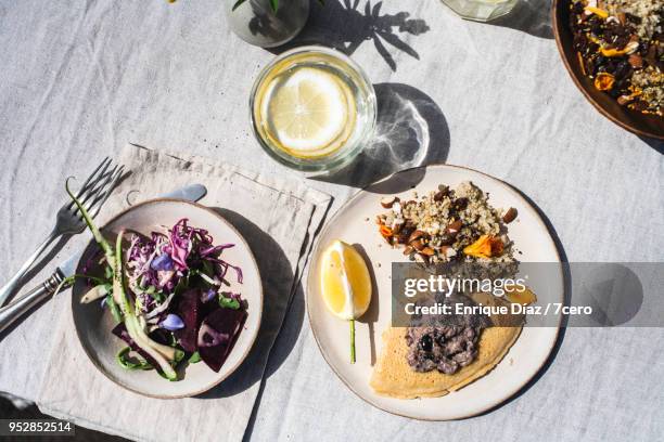 picnic in ericeira, serving for one - stylisme culinaire photos et images de collection