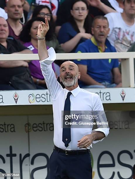 Stefano Pioli head coach of ACF Fiorentina during the Serie A match between ACF Fiorentina and SSC Napoli at Stadio Artemio Franchi on April 29, 2018...