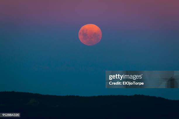 fuul moon rising over a hill, rocha department, uruguay - end of summer stock pictures, royalty-free photos & images