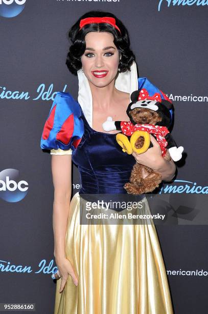 Singer/Judge Katy Perry and her dog Nugget arrive at ABC's "American Idol" show on April 29, 2018 in Los Angeles, California.