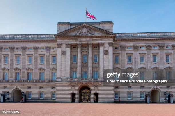 buckingham palace, london, united kingdom - buckingham palace stock-fotos und bilder