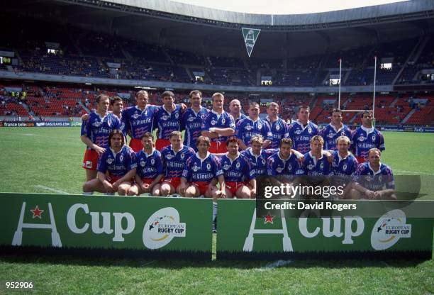 Stade Francais team group before the Heineken Cup Final 2001 against Leicester played at the Parc Des Princes, in Paris, France. Leicester won the...