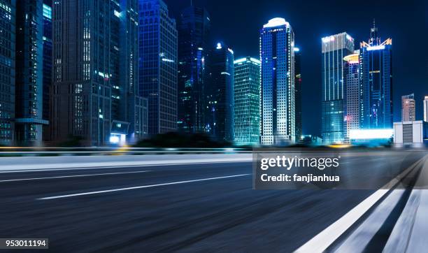 urban road - empty road stock pictures, royalty-free photos & images